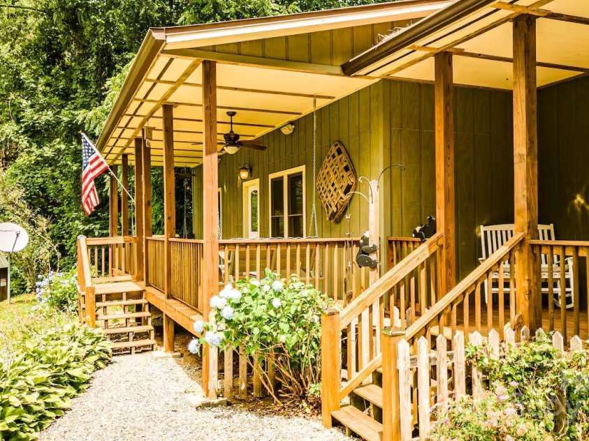 21 Sassafras Drive, Bryson City, NC 28713.  MLS# CAR4257168, YatesRealty ID 11732. 