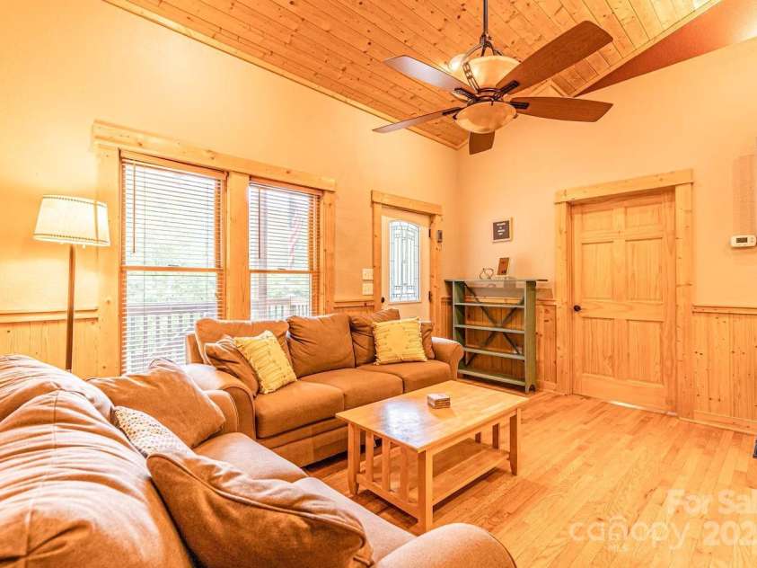 21 Sassafras Drive, Bryson City, NC 28713.  MLS# CAR4257168, YatesRealty ID 11732. Living Room