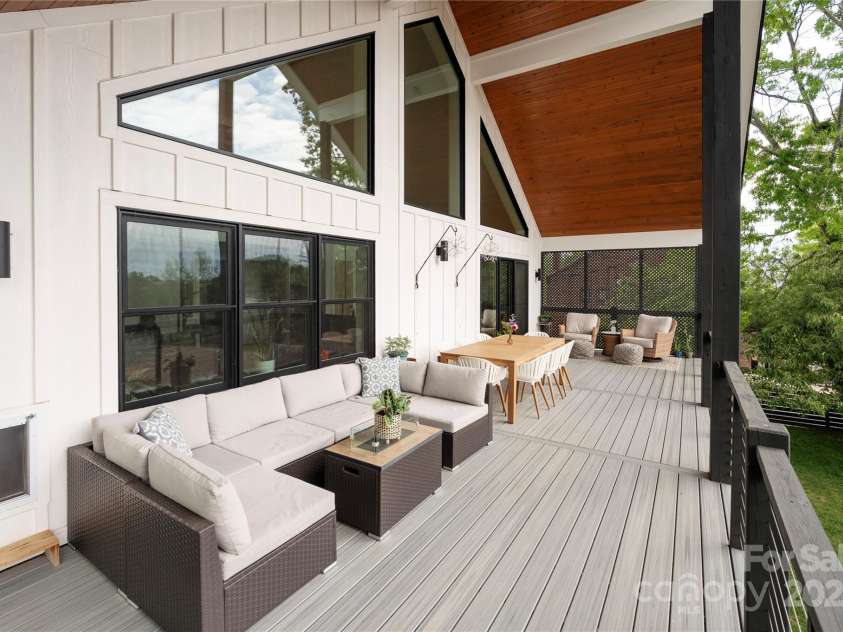 103 Pennsylvania Avenue, Asheville, NC 28806.  MLS# CAR4249512, YatesRealty ID 11734. Perfect for Entertaining