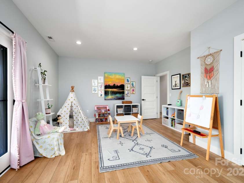 103 Pennsylvania Avenue, Asheville, NC 28806.  MLS# CAR4249512, YatesRealty ID 11734. Second Guest Bedroom
