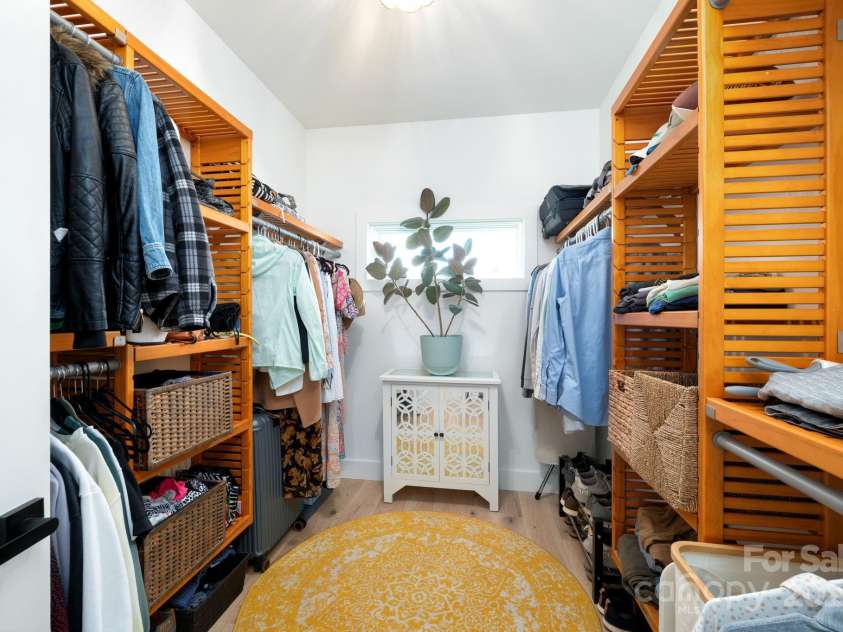 103 Pennsylvania Avenue, Asheville, NC 28806.  MLS# CAR4249512, YatesRealty ID 11734. Walk-in Closet