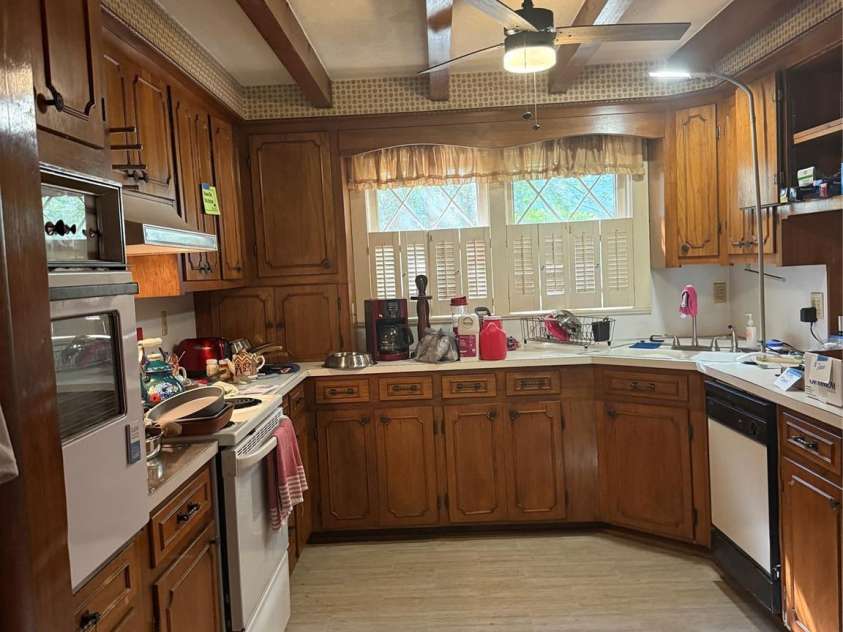 406 Main Street, Chesterfield, SC 29709.  MLS# CAR4370370, YatesRealty ID 11736. 