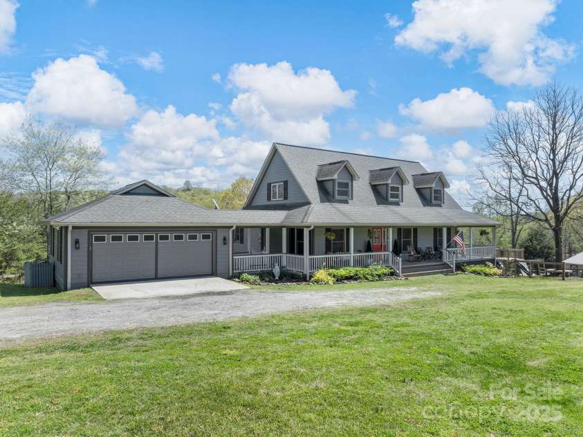 205 Arlys Lane, Tryon, NC 28782.  MLS# CAR4244860, YatesRealty ID 11737. 