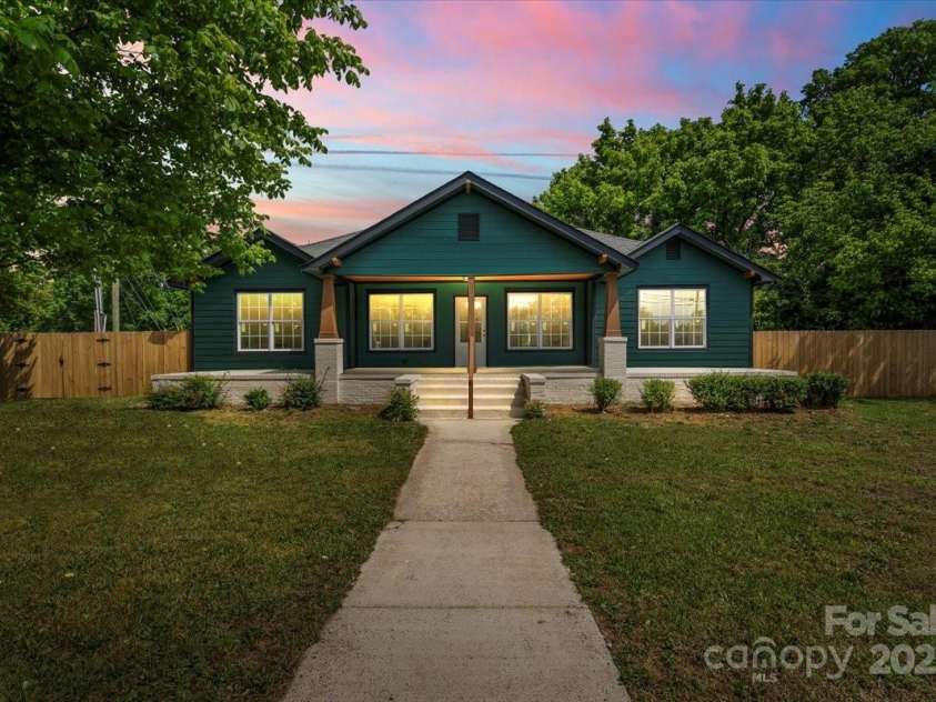 6034 Tuckaseegee Road, Charlotte, NC 28208.  MLS# CAR4253508, YatesRealty ID 11738. 
