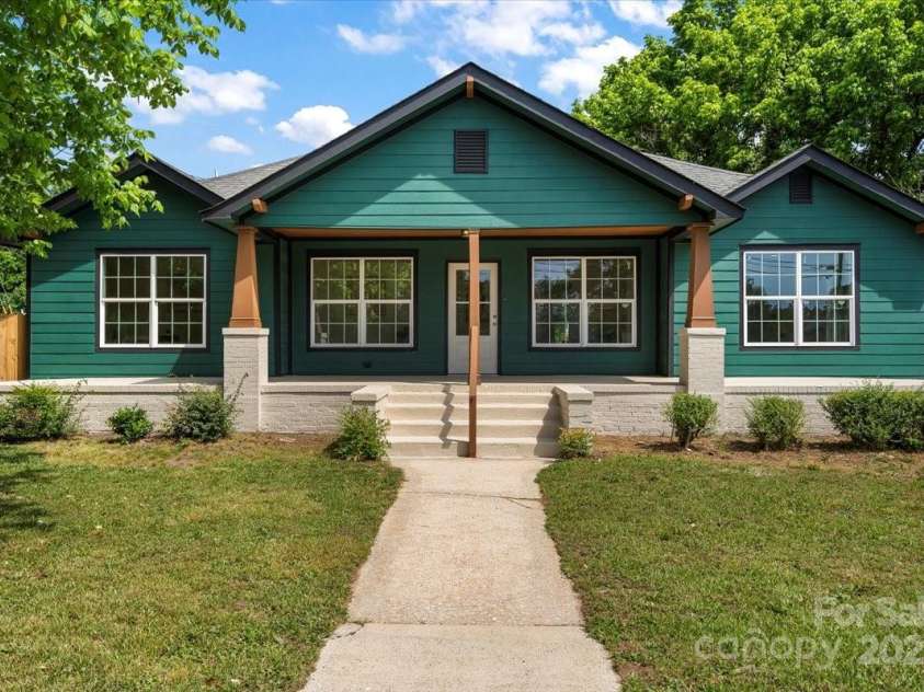 6034 Tuckaseegee Road, Charlotte, NC 28208.  MLS# CAR4253508, YatesRealty ID 11738. 