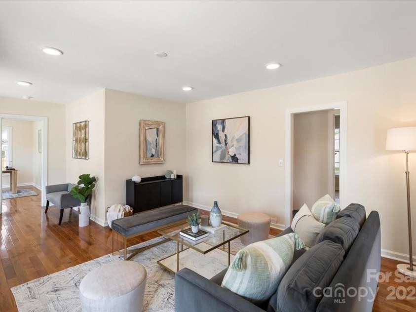 6034 Tuckaseegee Road, Charlotte, NC 28208.  MLS# CAR4253508, YatesRealty ID 11738. 