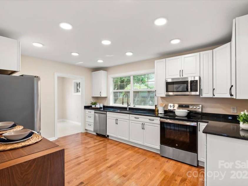 6034 Tuckaseegee Road, Charlotte, NC 28208.  MLS# CAR4253508, YatesRealty ID 11738. 