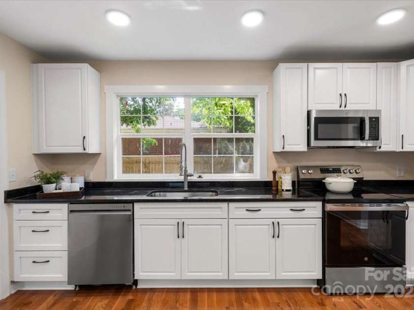 6034 Tuckaseegee Road, Charlotte, NC 28208.  MLS# CAR4253508, YatesRealty ID 11738. 