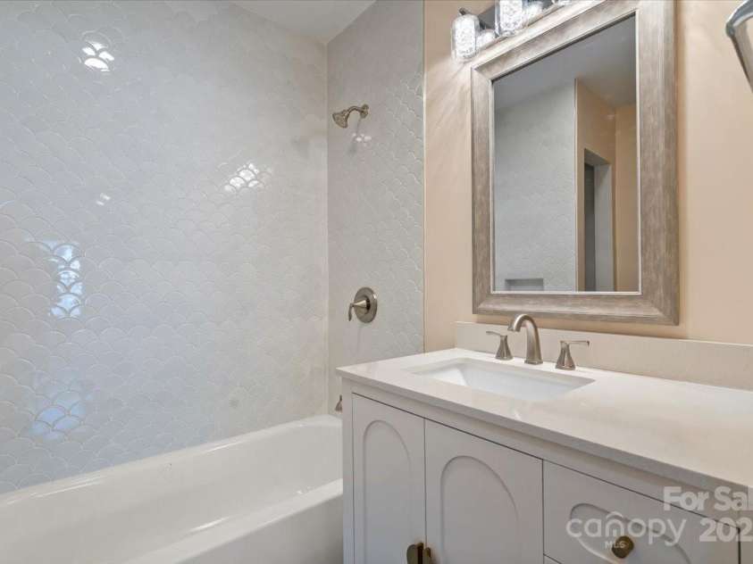 6034 Tuckaseegee Road, Charlotte, NC 28208.  MLS# CAR4253508, YatesRealty ID 11738. 
