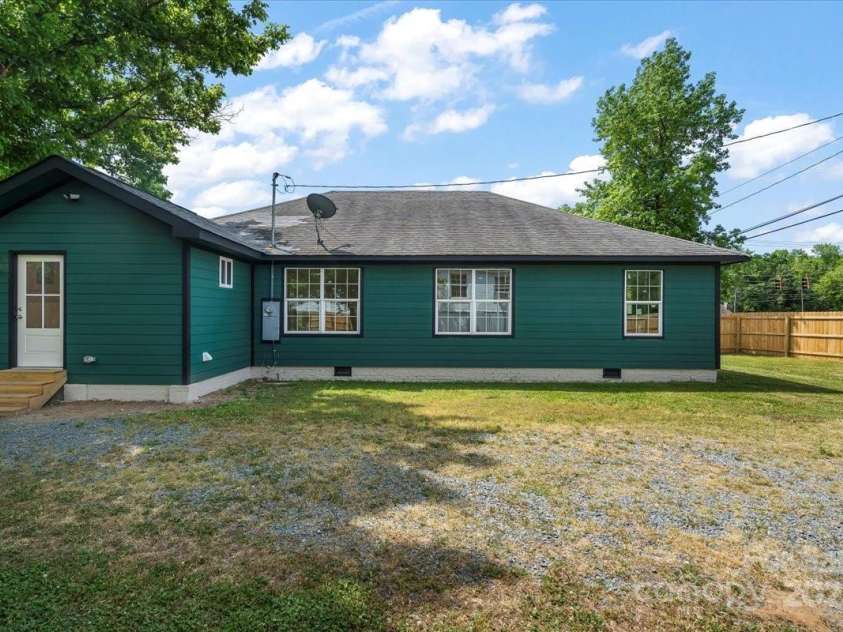 6034 Tuckaseegee Road, Charlotte, NC 28208.  MLS# CAR4253508, YatesRealty ID 11738. 