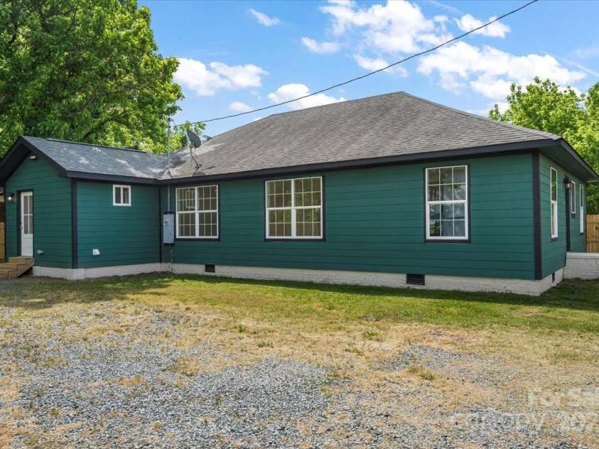 6034 Tuckaseegee Road, Charlotte, NC 28208.  MLS# CAR4253508, YatesRealty ID 11738. 