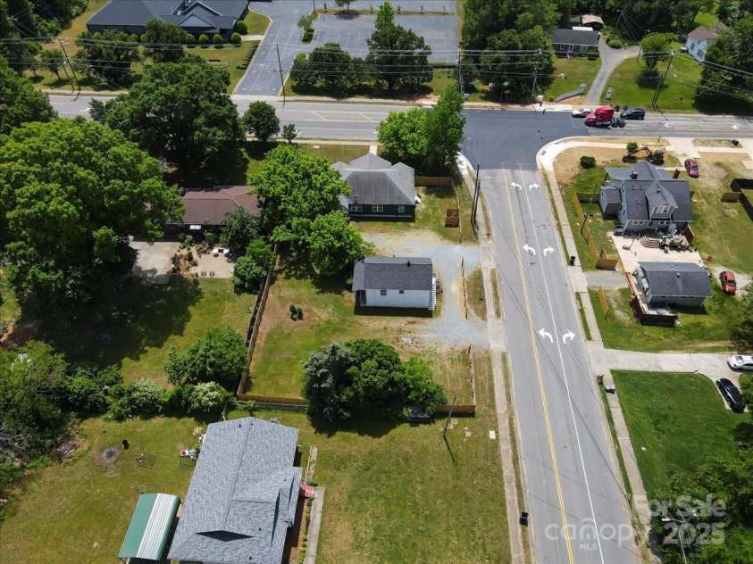 6034 Tuckaseegee Road, Charlotte, NC 28208.  MLS# CAR4253508, YatesRealty ID 11738. 