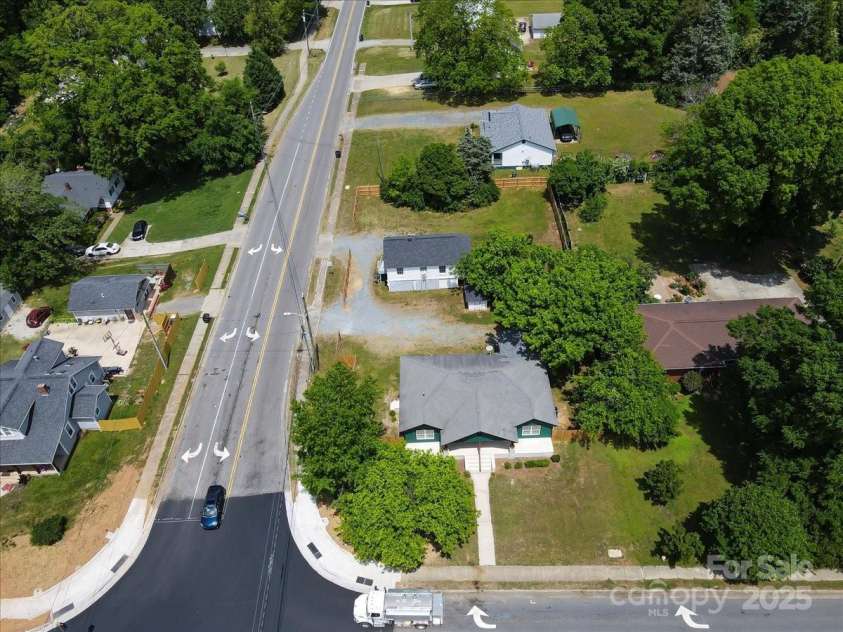 6034 Tuckaseegee Road, Charlotte, NC 28208.  MLS# CAR4253508, YatesRealty ID 11738. 