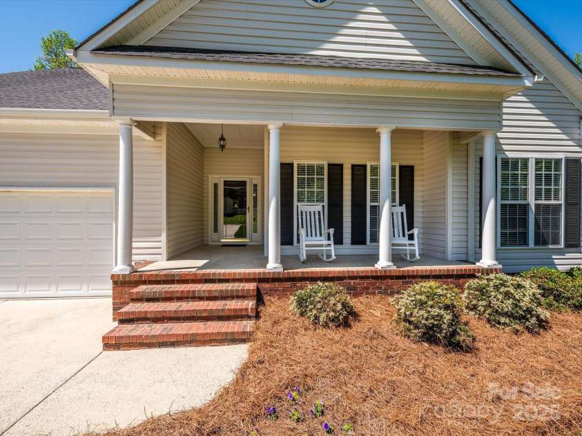 11778 Crossroads Place, Concord, NC 28025.  MLS# CAR4246103, YatesRealty ID 11739. 