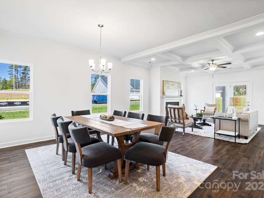 301 Beeson Court, Clemmons, NC 27012.  MLS# CAR4254777, YatesRealty ID 11740. Dining and Great Room