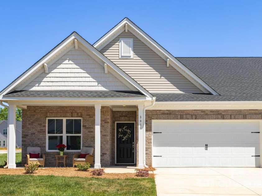 301 Beeson Court, Clemmons, NC 27012.  MLS# CAR4254777, YatesRealty ID 11740. Front