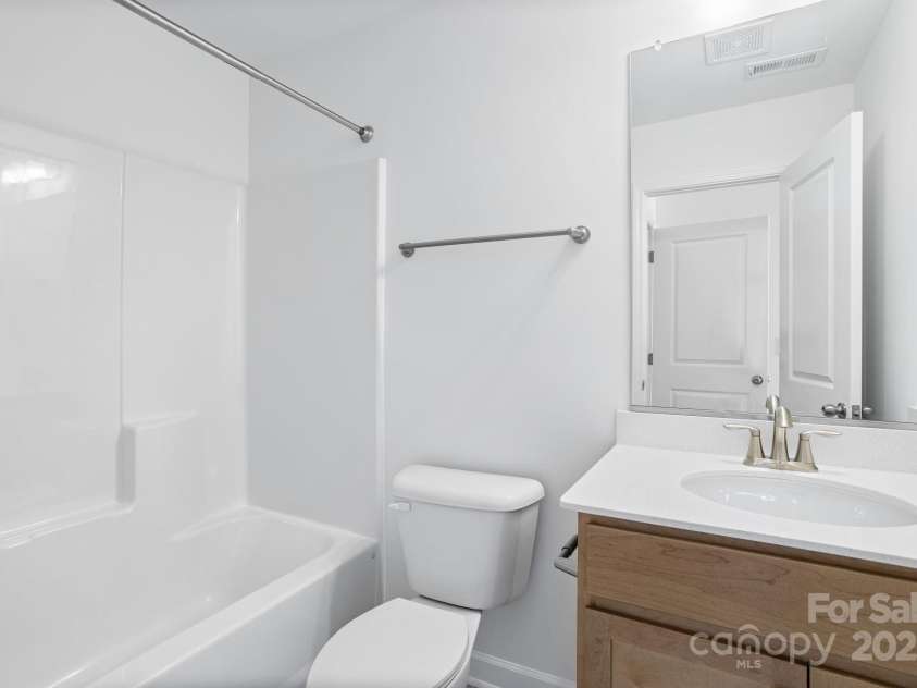 301 Beeson Court, Clemmons, NC 27012.  MLS# CAR4254777, YatesRealty ID 11740. Full Bath Level 2