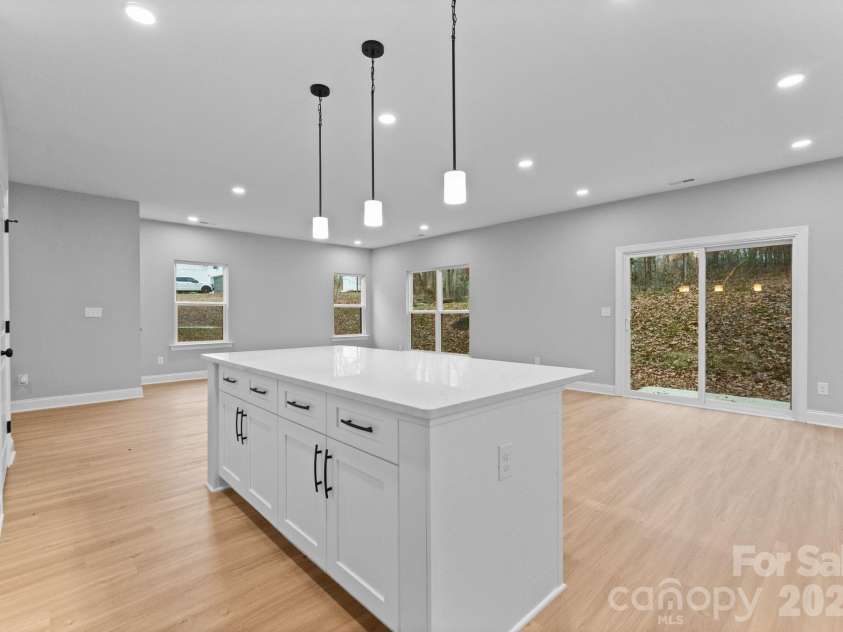 8823 Dogwood Drive, Charlotte, NC 28215.  MLS# CAR4332889, YatesRealty ID 11740. 