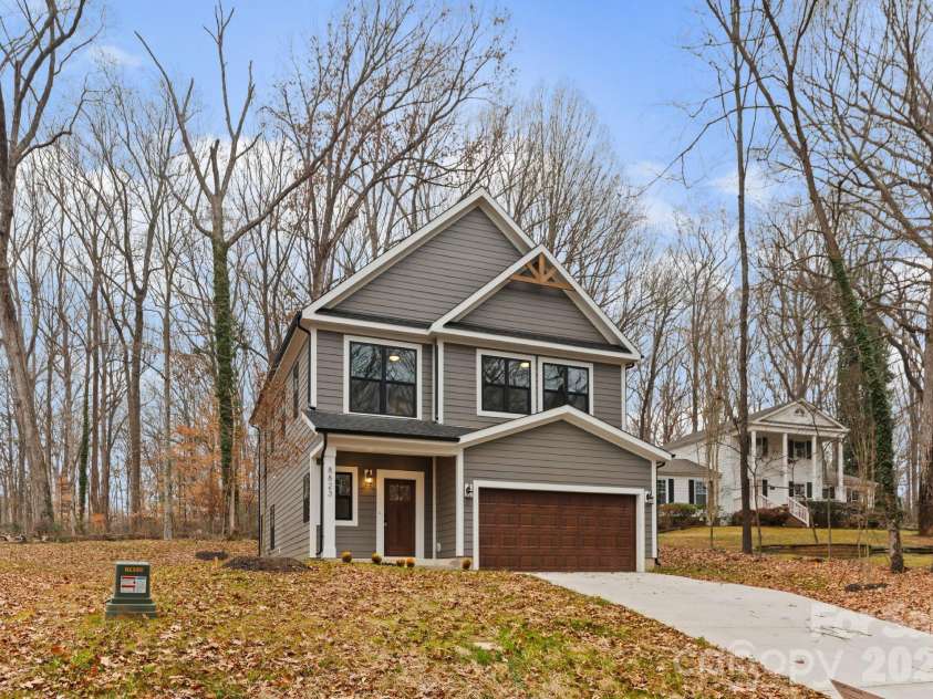 8823 Dogwood Drive, Charlotte, NC 28215.  MLS# CAR4332889, YatesRealty ID 11740. 