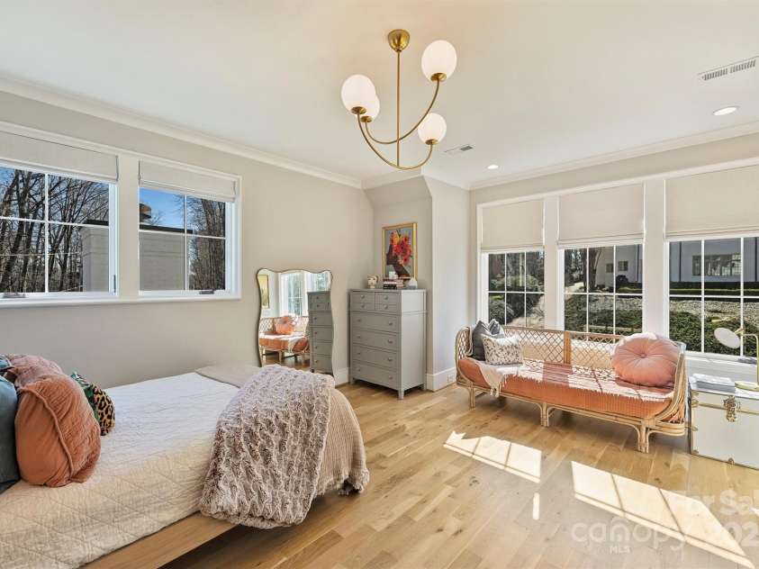 2509 Montrose Court, Charlotte, NC 28207.  MLS# CAR4228523, YatesRealty ID 11741. Bedroom Suite 5