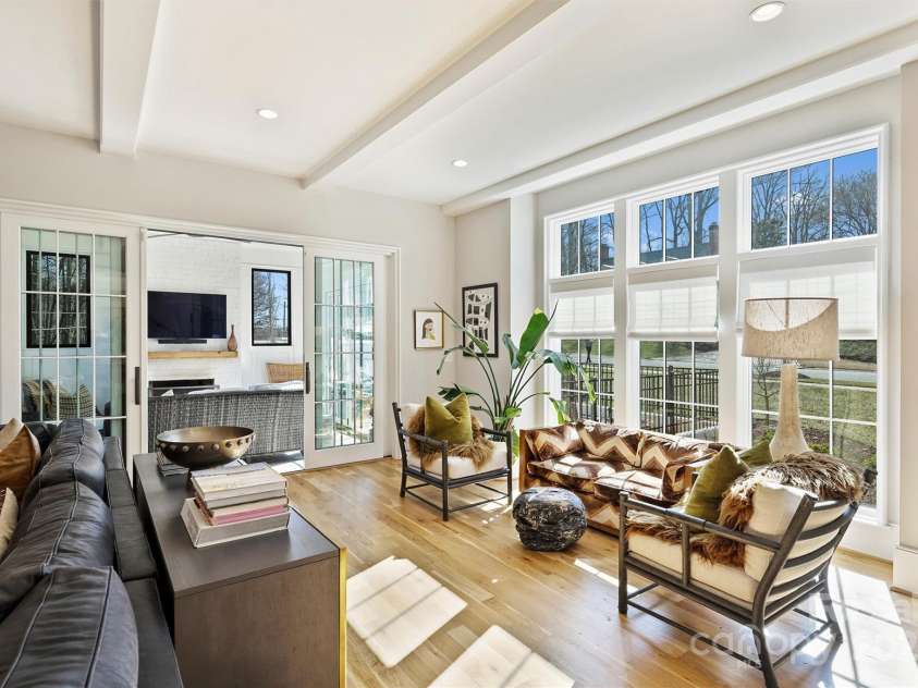 2509 Montrose Court, Charlotte, NC 28207.  MLS# CAR4228523, YatesRealty ID 11741. So Many Places to Entertain