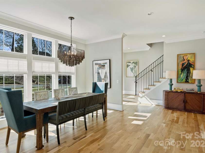2509 Montrose Court, Charlotte, NC 28207.  MLS# CAR4228523, YatesRealty ID 11741. Stunning Details