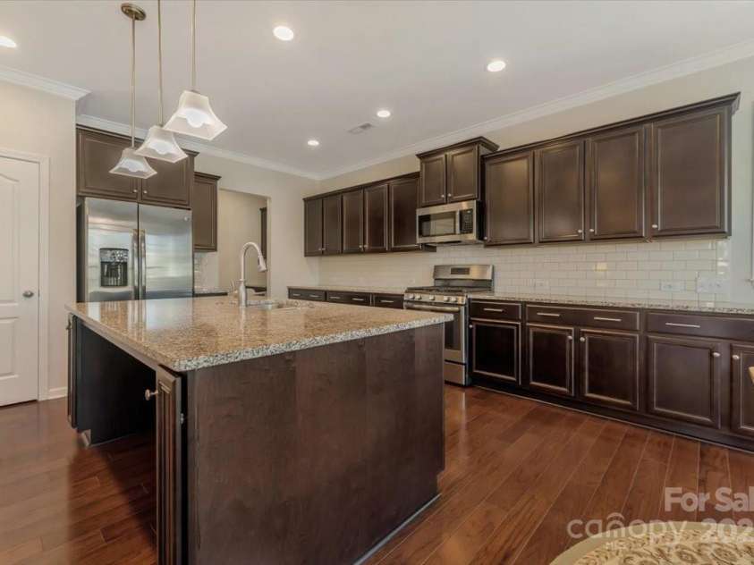 13311 Union Square Drive, Huntersville, NC 28078.  MLS# CAR4243205, YatesRealty ID 11742. Kitchen
