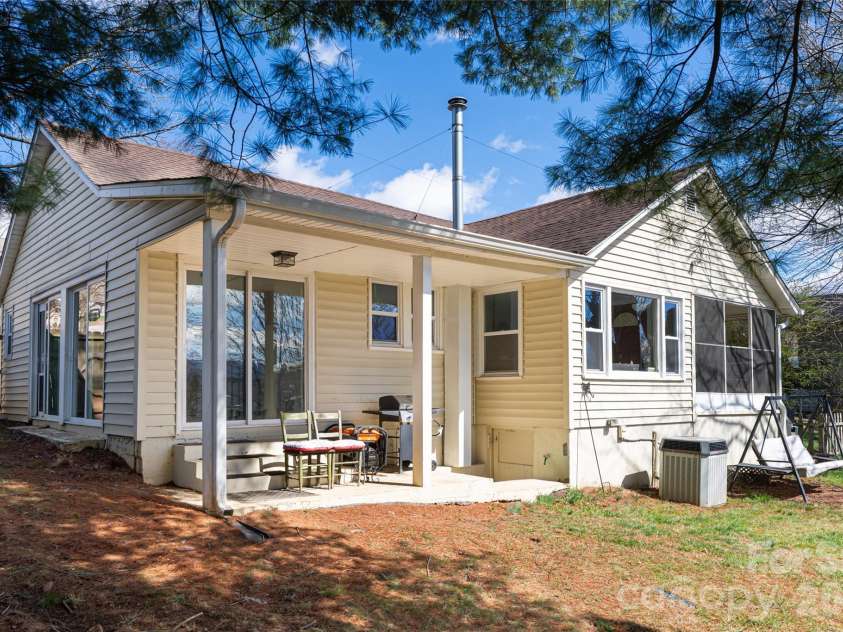203 Pine Street, Candler, NC 28715.  MLS# CAR4357033, YatesRealty ID 11742. 