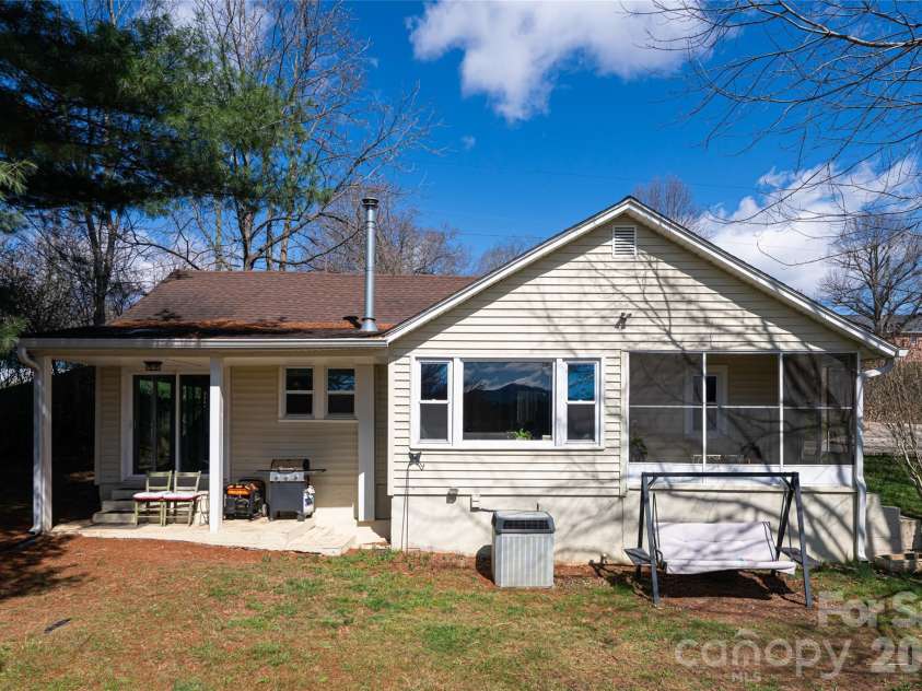 203 Pine Street, Candler, NC 28715.  MLS# CAR4357033, YatesRealty ID 11742. 