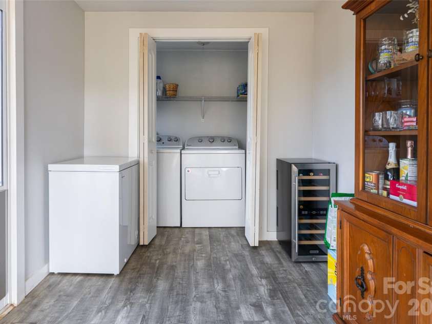 203 Pine Street, Candler, NC 28715.  MLS# CAR4357033, YatesRealty ID 11742. 