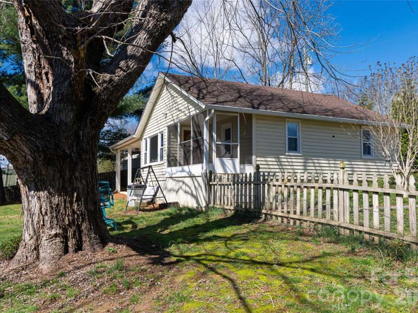 203 Pine Street, Candler, NC 28715.  MLS# CAR4357033, YatesRealty ID 11742. 