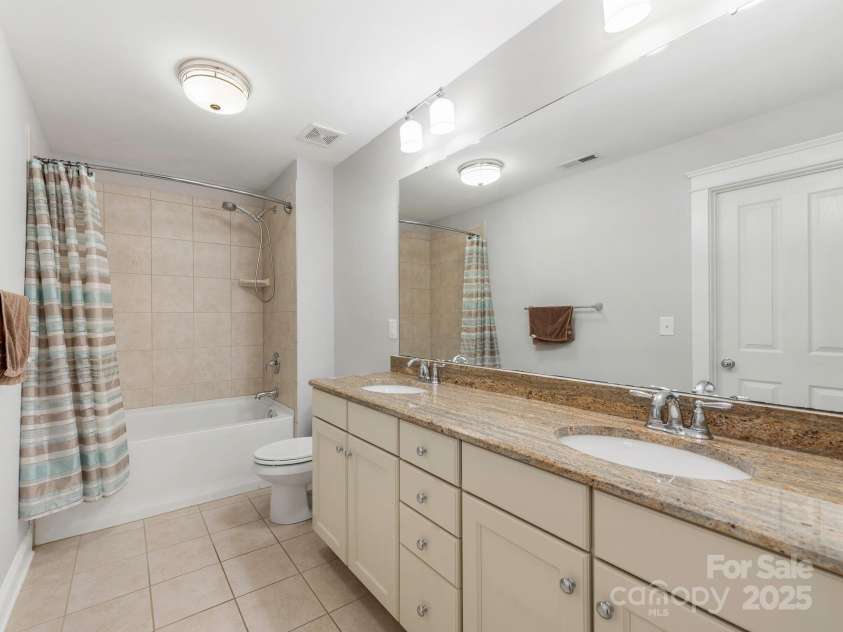 3725 Windbluff Drive, Charlotte, NC 28277.  MLS# CAR4250804, YatesRealty ID 11744. 