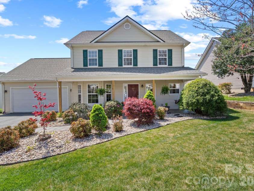 307 Roxbury Place, Arden, NC 28704.  MLS# CAR4367597, YatesRealty ID 11745. 