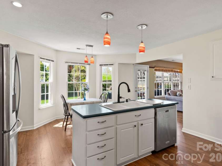 307 Roxbury Place, Arden, NC 28704.  MLS# CAR4367597, YatesRealty ID 11745. 