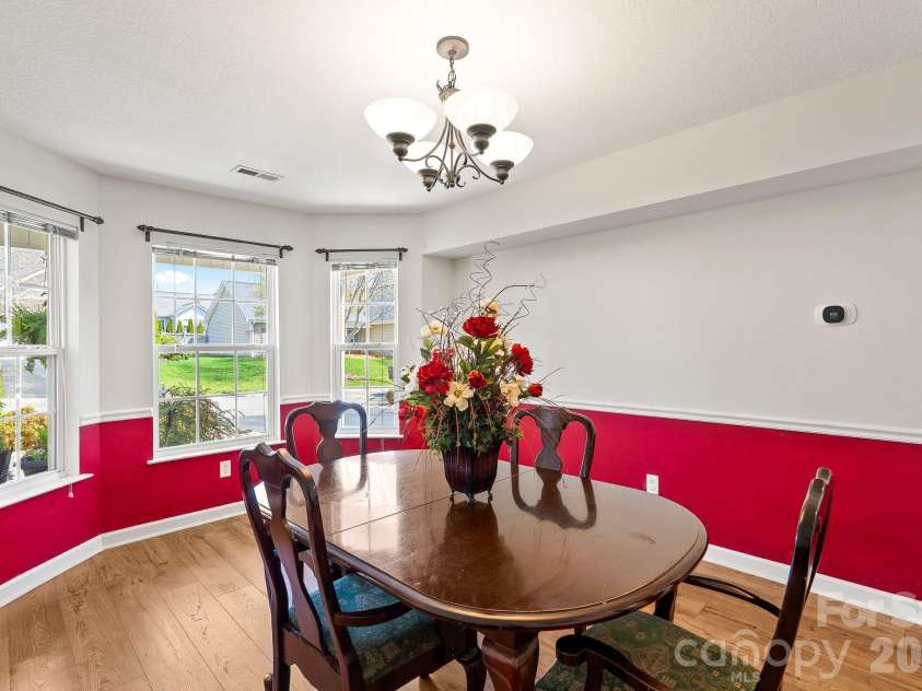 307 Roxbury Place, Arden, NC 28704.  MLS# CAR4367597, YatesRealty ID 11745. 