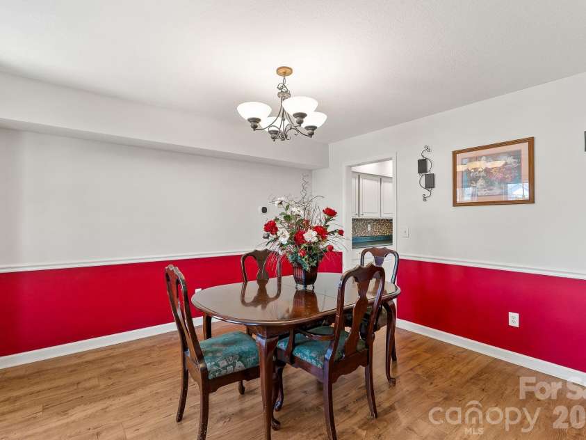 307 Roxbury Place, Arden, NC 28704.  MLS# CAR4367597, YatesRealty ID 11745. 
