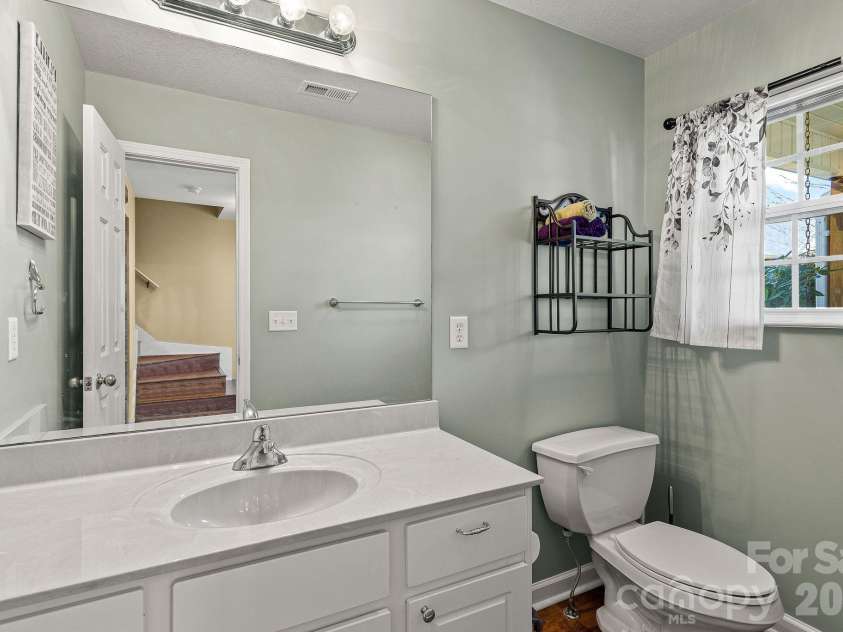 307 Roxbury Place, Arden, NC 28704.  MLS# CAR4367597, YatesRealty ID 11745. 