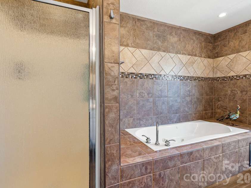 307 Roxbury Place, Arden, NC 28704.  MLS# CAR4367597, YatesRealty ID 11745. 