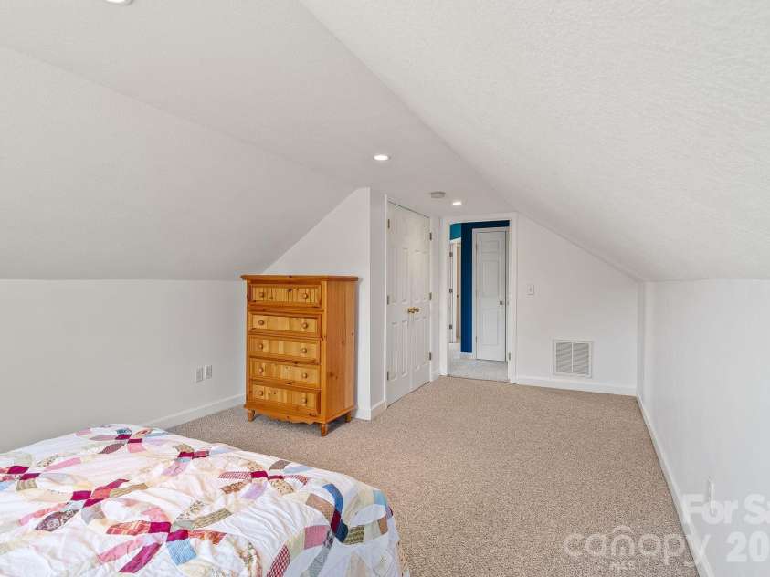 307 Roxbury Place, Arden, NC 28704.  MLS# CAR4367597, YatesRealty ID 11745. 