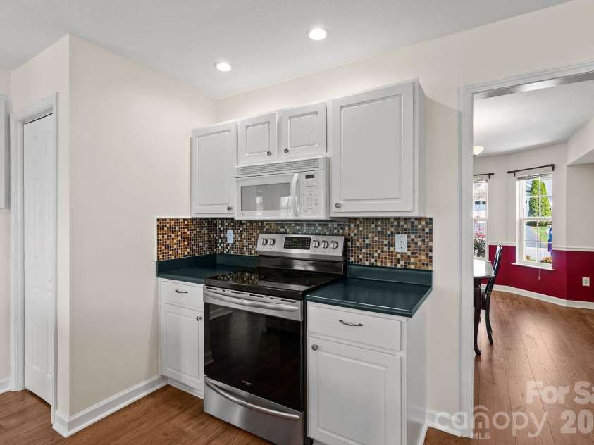 307 Roxbury Place, Arden, NC 28704.  MLS# CAR4367597, YatesRealty ID 11745. 