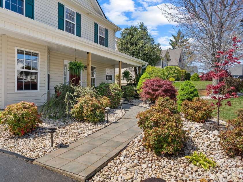 307 Roxbury Place, Arden, NC 28704.  MLS# CAR4367597, YatesRealty ID 11745. 
