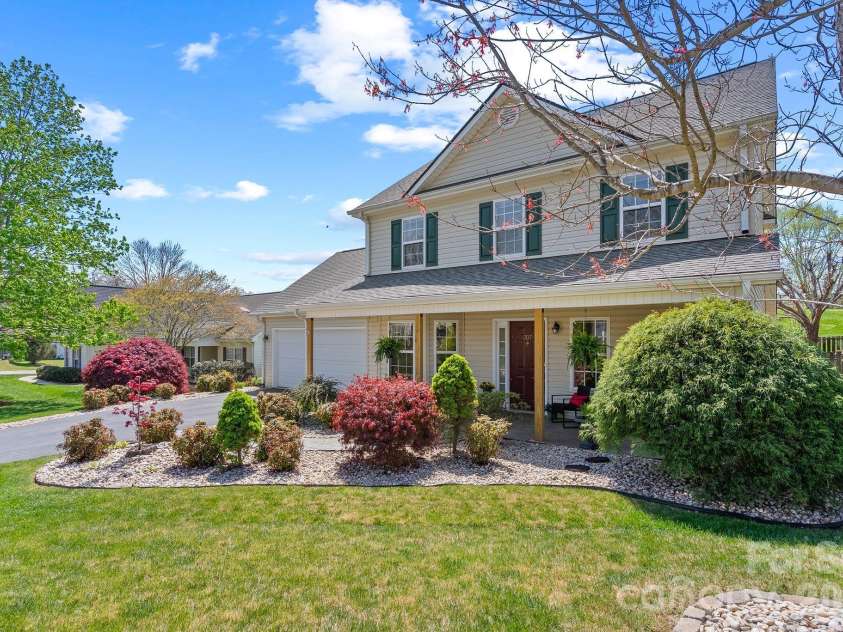 307 Roxbury Place, Arden, NC 28704.  MLS# CAR4367597, YatesRealty ID 11745. 