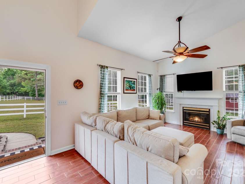 6910 Birdsong Lane, Waxhaw, NC 28173.  MLS# CAR4253788, YatesRealty ID 11745. Inviting open concept great room