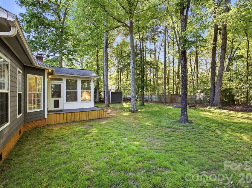 10008 Prosperity Point Lane, Charlotte, NC 28269.  MLS# CAR4362897, YatesRealty ID 11746. 