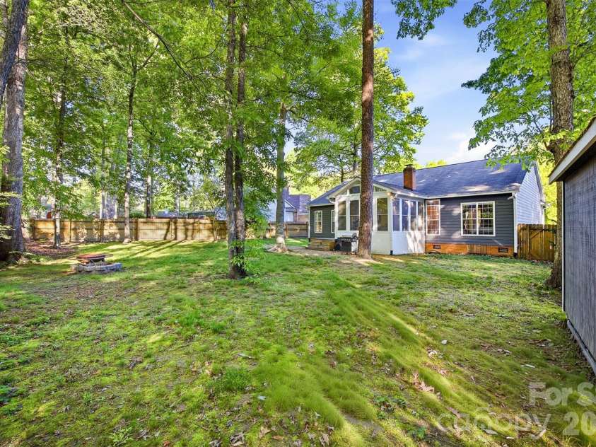 10008 Prosperity Point Lane, Charlotte, NC 28269.  MLS# CAR4362897, YatesRealty ID 11746. 