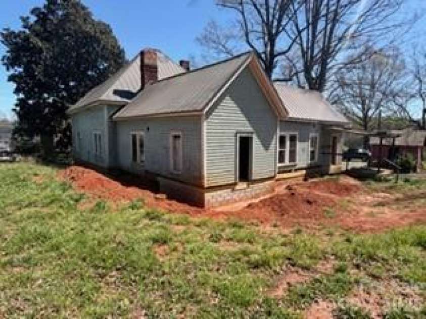 2231 US 221 Highway, Rutherfordton, NC 28139.  MLS# CAR4369996, YatesRealty ID 11747. 