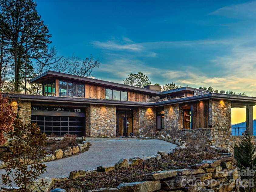 112 Moon Shadow Lane, Marshall, NC 28753.  MLS# CAR4332984, YatesRealty ID 1175. Welcome to 112 Moon Shadow Lane!