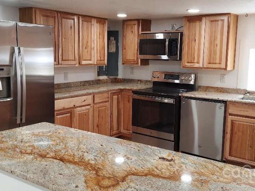 76 Ed Sneed Drive, Marion, NC 28752.  MLS# CAR4226746, YatesRealty ID 1175. Kitchen