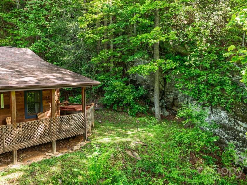 242 Eagles Roost Road, Bryson City, NC 28713.  MLS# CAR4256252, YatesRealty ID 11750. 