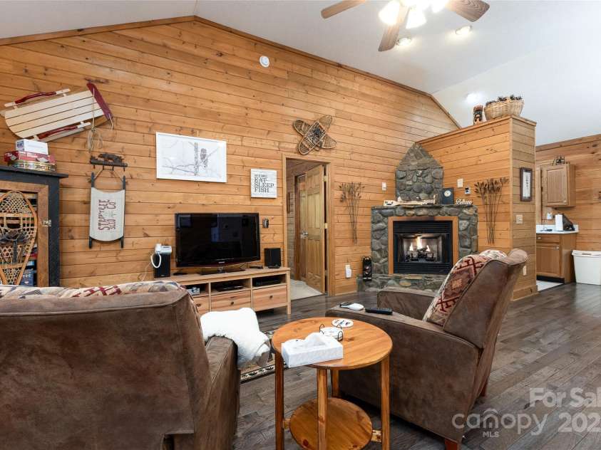 242 Eagles Roost Road, Bryson City, NC 28713.  MLS# CAR4256252, YatesRealty ID 11750. 